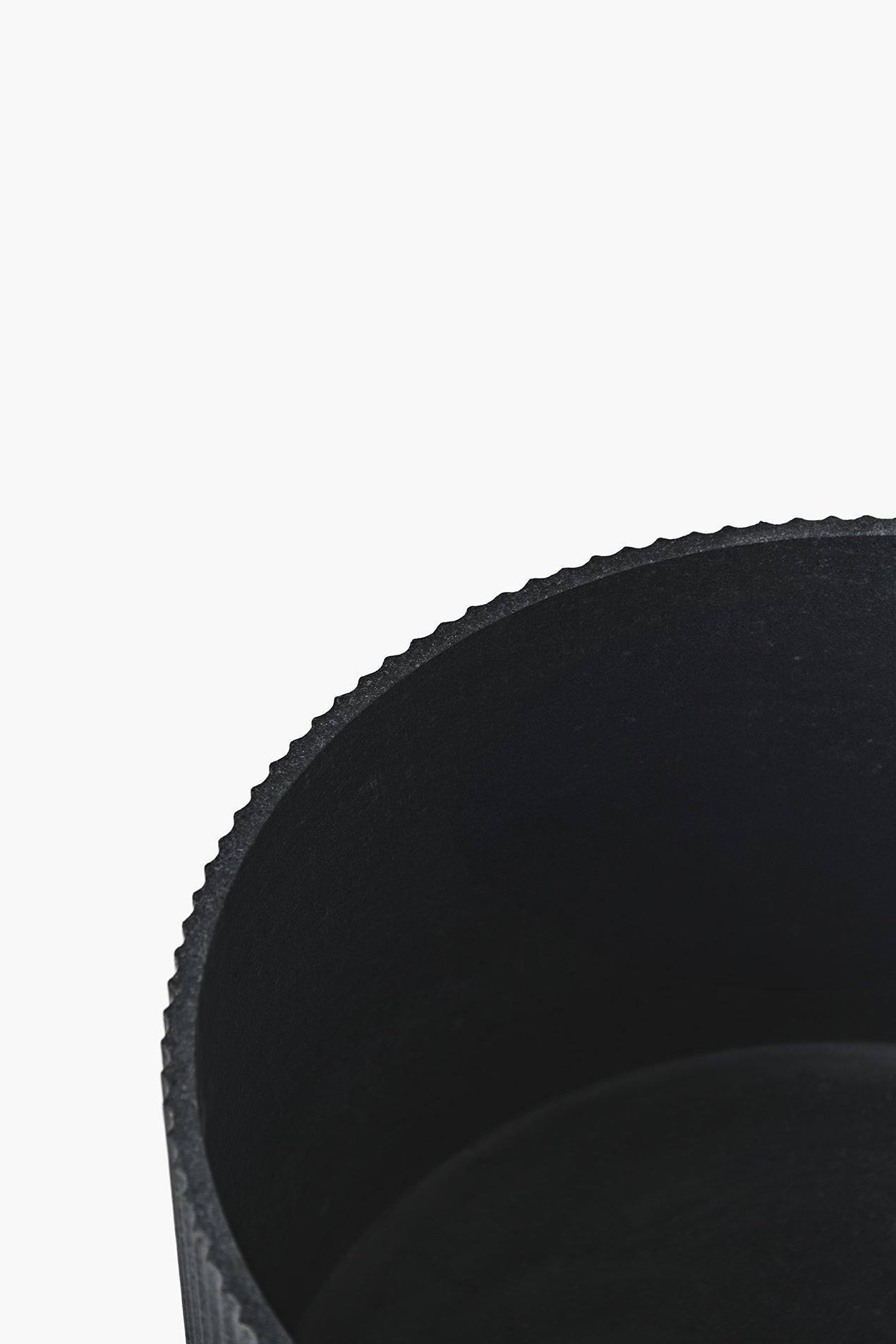 Vase Flow - vertical reeded finish